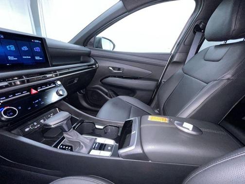 2025 Hyundai SANTA CRUZ SEL Activity