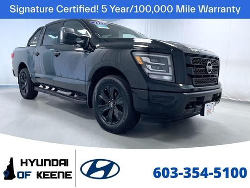 2023 Nissan Titan SV