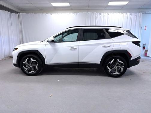 White 2023 Hyundai TUCSON SEL