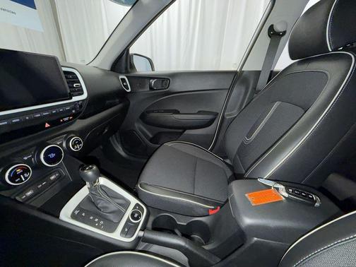 2022 Hyundai VENUE Limited