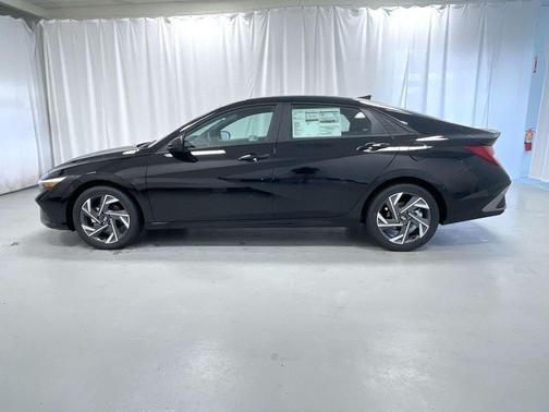 2025 Hyundai ELANTRA HEV SEL Sport