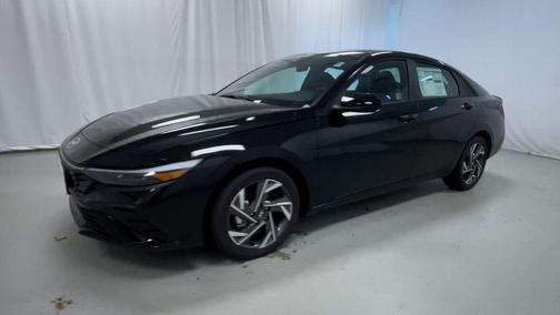 2025 Hyundai ELANTRA HEV SEL Sport