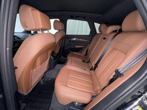 2022 Audi Q5 45 S line quattro Premium
