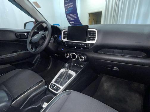 2022 Hyundai VENUE Limited