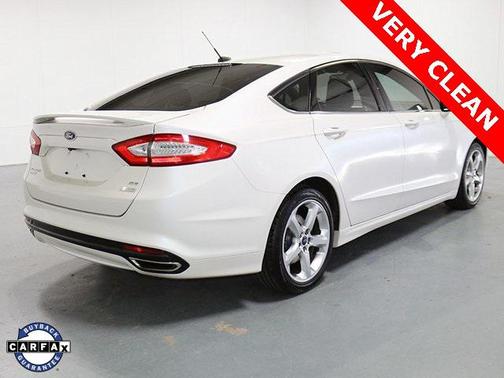 Photo 4 of 32 of 2014 Ford Fusion SE