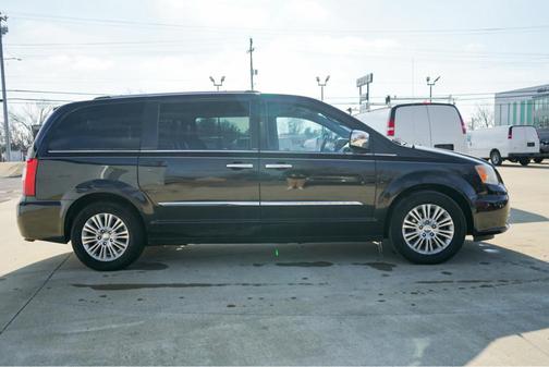 2013 Chrysler Town & Country Limited