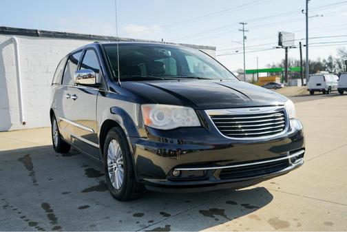 2013 Chrysler Town & Country Limited