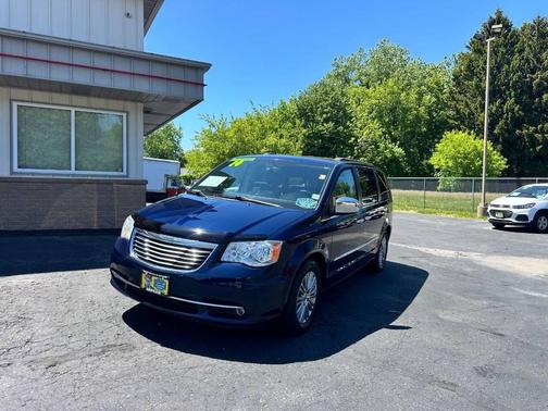 True Blue Pearlcoat 2014 Chrysler Town & Country Touring-L