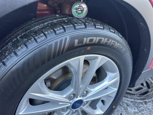 Canyon Ridge 2017 Ford Escape SE