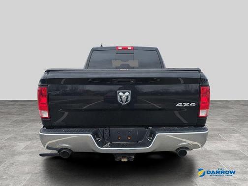 Brilliant Black Crystal Pearlcoat 2018 RAM 1500 ST
