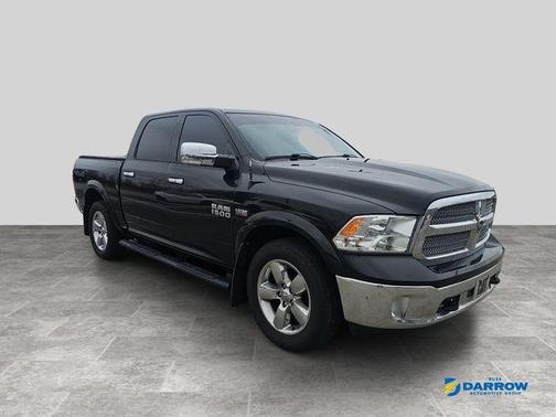 Brilliant Black Crystal Pearlcoat 2018 RAM 1500 ST