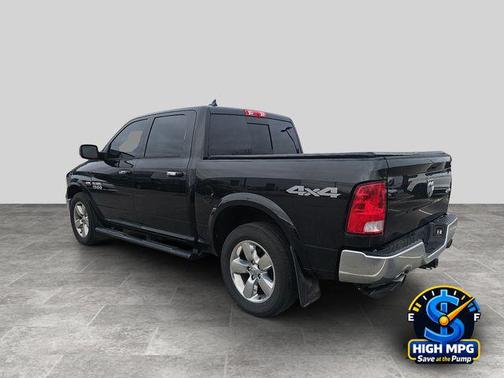 Brilliant Black Crystal Pearlcoat 2018 RAM 1500 ST