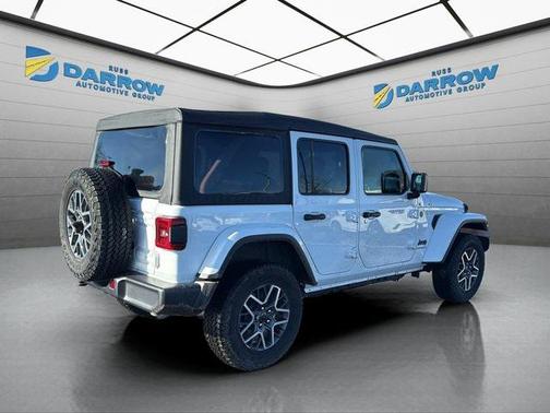 2025 Jeep Wrangler 4-Door Sahara 4x4