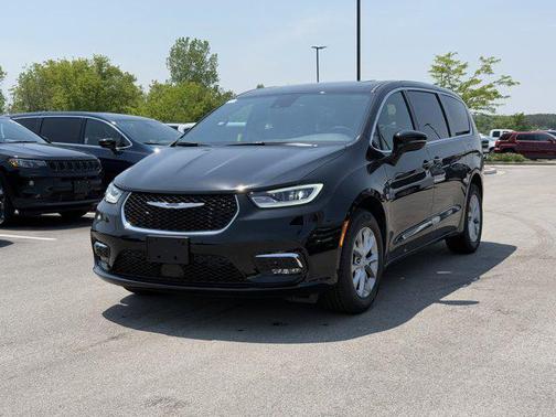 2025 Chrysler Pacifica L