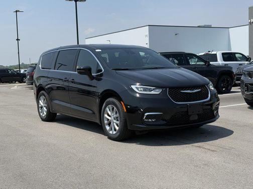 2025 Chrysler Pacifica L