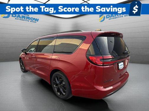 Red Hot Pearlcoat 2026 Chrysler Pacifica L