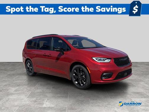 Red Hot Pearlcoat 2026 Chrysler Pacifica L