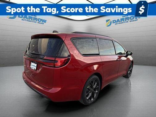 Red Hot Pearlcoat 2026 Chrysler Pacifica L