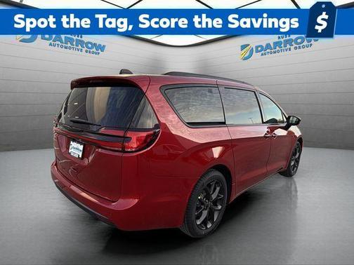 Red Hot Pearlcoat 2026 Chrysler Pacifica L