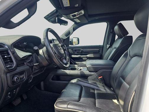 Bright White Clearcoat 2024 RAM 1500 Limited