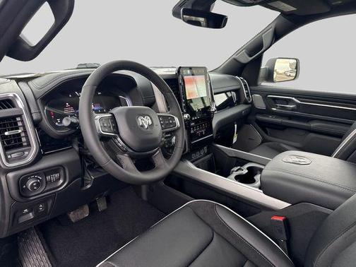 Diamond Black Crystal Pearlcoat 2026 RAM 1500 Laramie