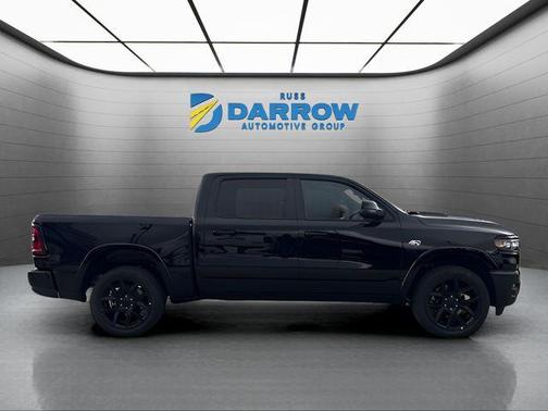 Diamond Black Crystal Pearlcoat 2026 RAM 1500 Laramie