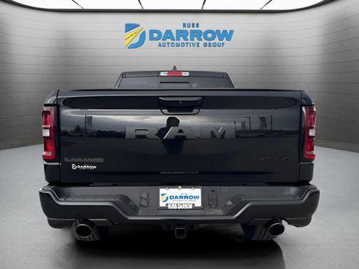 Diamond Black Crystal Pearlcoat 2026 RAM 1500 Laramie