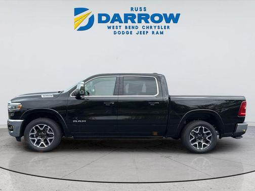 Diamond Black Crystal Pearlcoat 2026 RAM 1500 Laramie