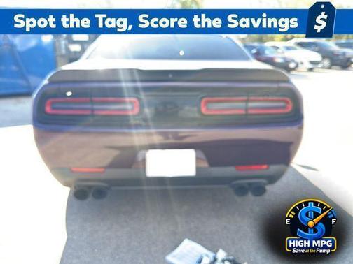 Hellraisin 2022 Dodge Challenger GT