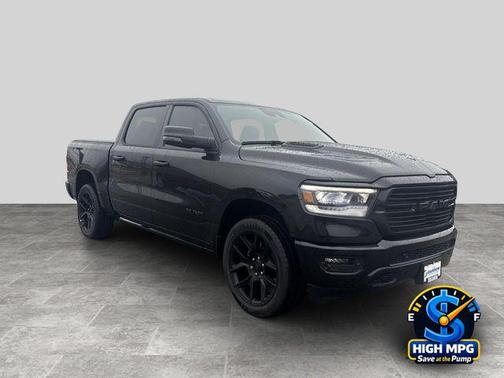 Diamond Black Crystal Pearlcoat 2024 RAM 1500 Laramie