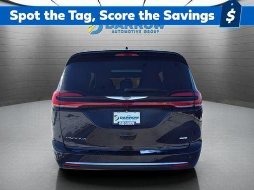 Diamond Black Crystal Pearlcoat 2026 Chrysler Pacifica L