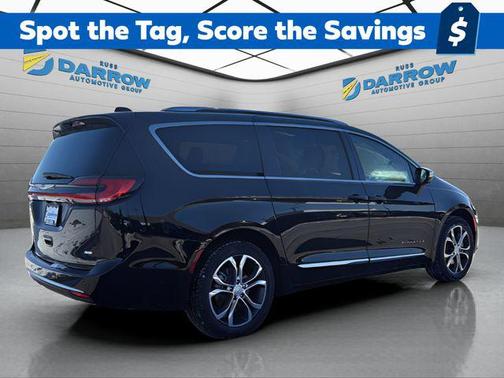 Diamond Black Crystal Pearlcoat 2026 Chrysler Pacifica L