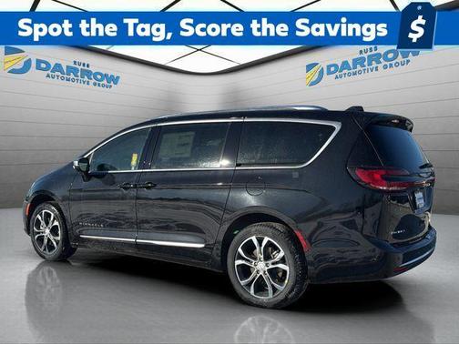 Diamond Black Crystal Pearlcoat 2026 Chrysler Pacifica L