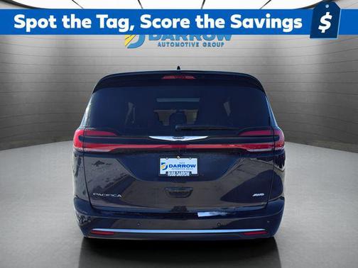 Diamond Black Crystal Pearlcoat 2026 Chrysler Pacifica L