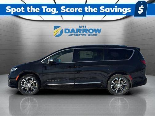 Diamond Black Crystal Pearlcoat 2026 Chrysler Pacifica L