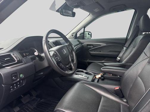 Lunar Silver Metallic 2022 Honda Ridgeline RTL-E