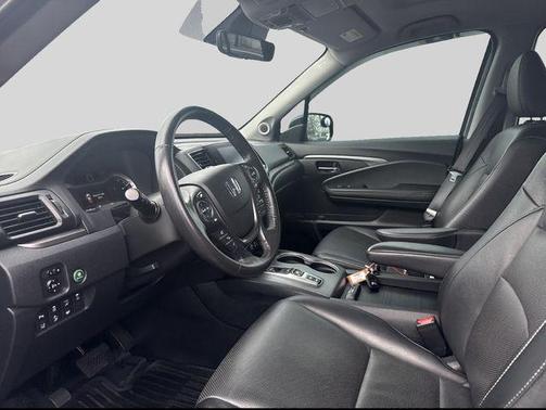 Lunar Silver Metallic 2022 Honda Ridgeline RTL-E