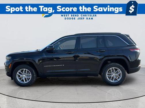 Diamond Black Crystal Pearlcoat 2026 Jeep Grand Cherokee Altitude