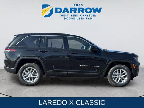 Diamond Black Crystal Pearlcoat 2026 Jeep Grand Cherokee Altitude