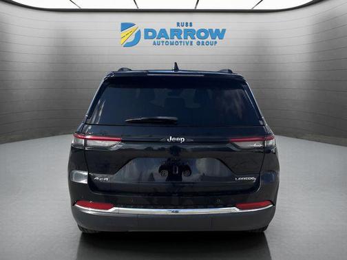 Diamond Black Crystal Pearlcoat 2023 Jeep Grand Cherokee Laredo