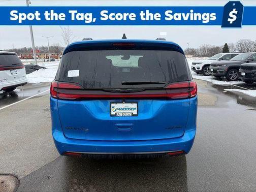 Hydro Blue Pearlcoat 2026 Chrysler Pacifica Limited