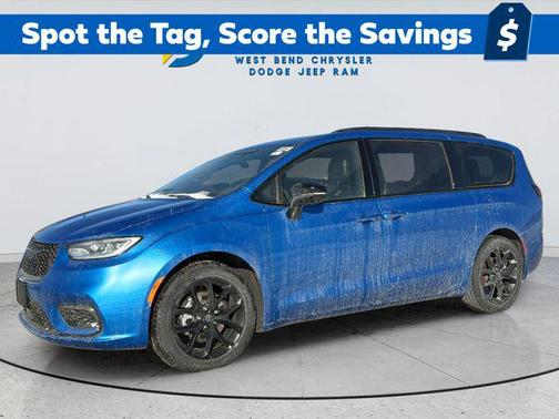 Hydro Blue Pearlcoat 2026 Chrysler Pacifica Limited