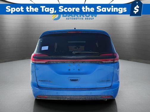 Hydro Blue Pearlcoat 2026 Chrysler Pacifica Limited