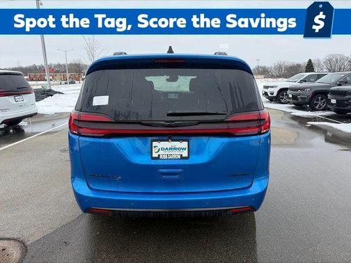 Hydro Blue Pearlcoat 2026 Chrysler Pacifica Limited