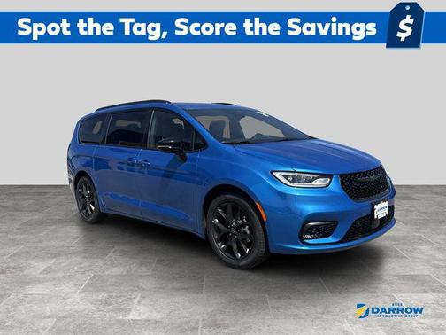 Hydro Blue Pearlcoat 2026 Chrysler Pacifica Limited