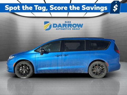 Hydro Blue Pearlcoat 2026 Chrysler Pacifica Limited