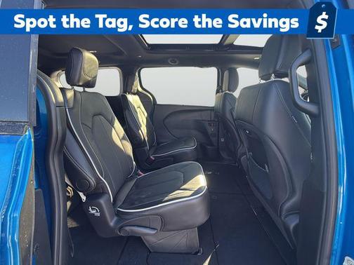 Hydro Blue Pearlcoat 2026 Chrysler Pacifica Limited