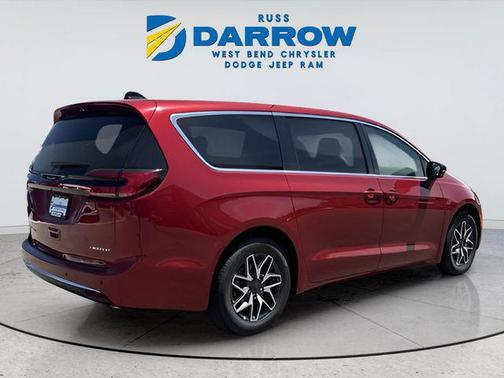 Red Hot Pearlcoat 2027 Chrysler Pacifica Limited