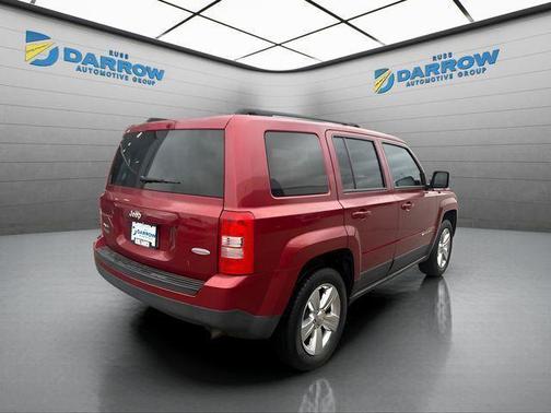 Deep Cherry Red Crystal Pearlcoat 2017 Jeep Patriot Latitude