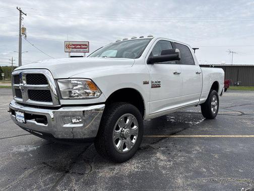 2017 RAM 3500 SLT Crew Cab 4x4 6'4' Box